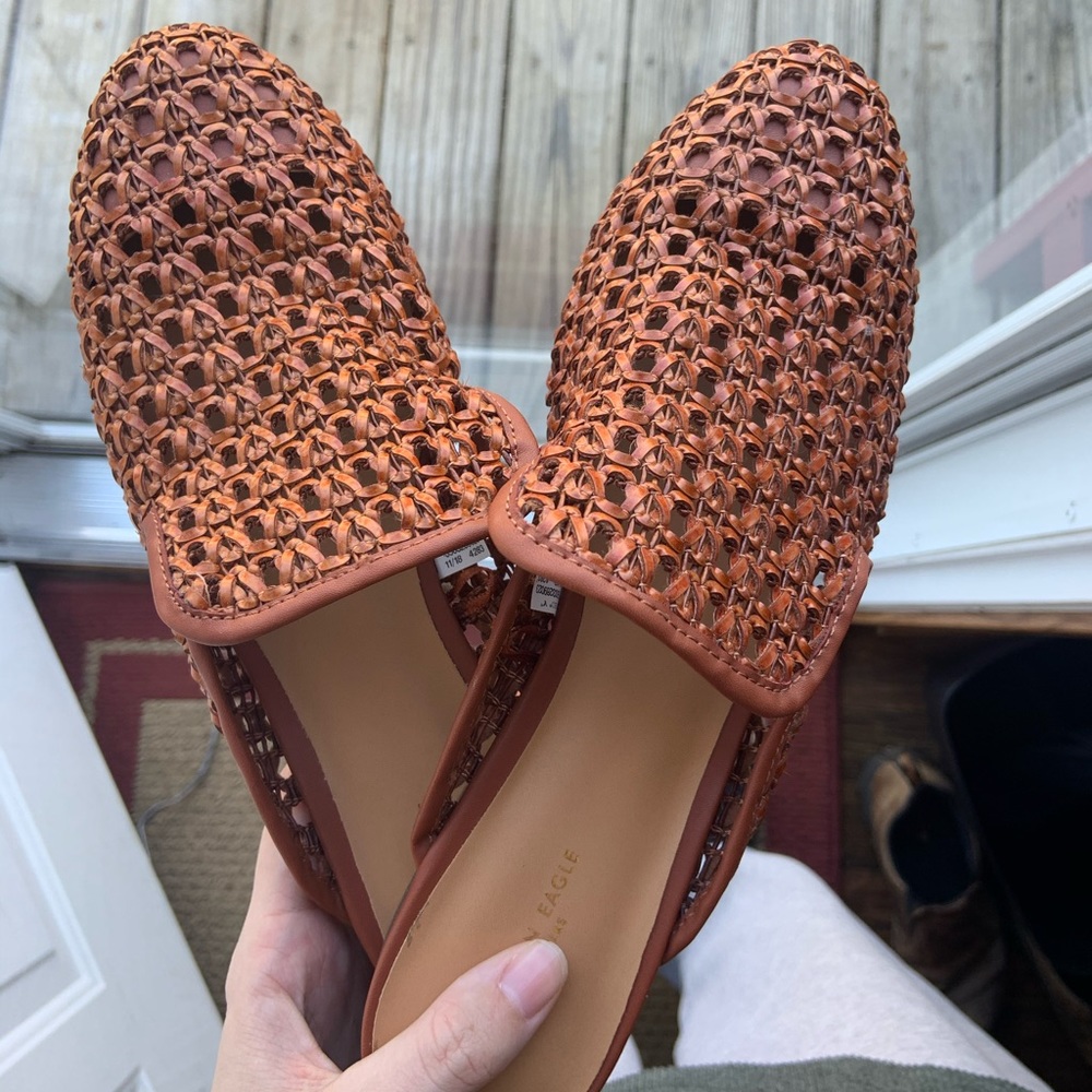 American Eagle Outfitter Woven flat mules.